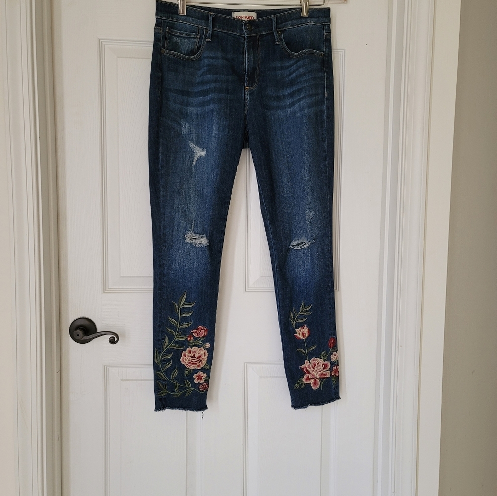 DRIFTWOOD Jackie Distressed Rose Floral Embroidered Skinny Leg Jeans 31